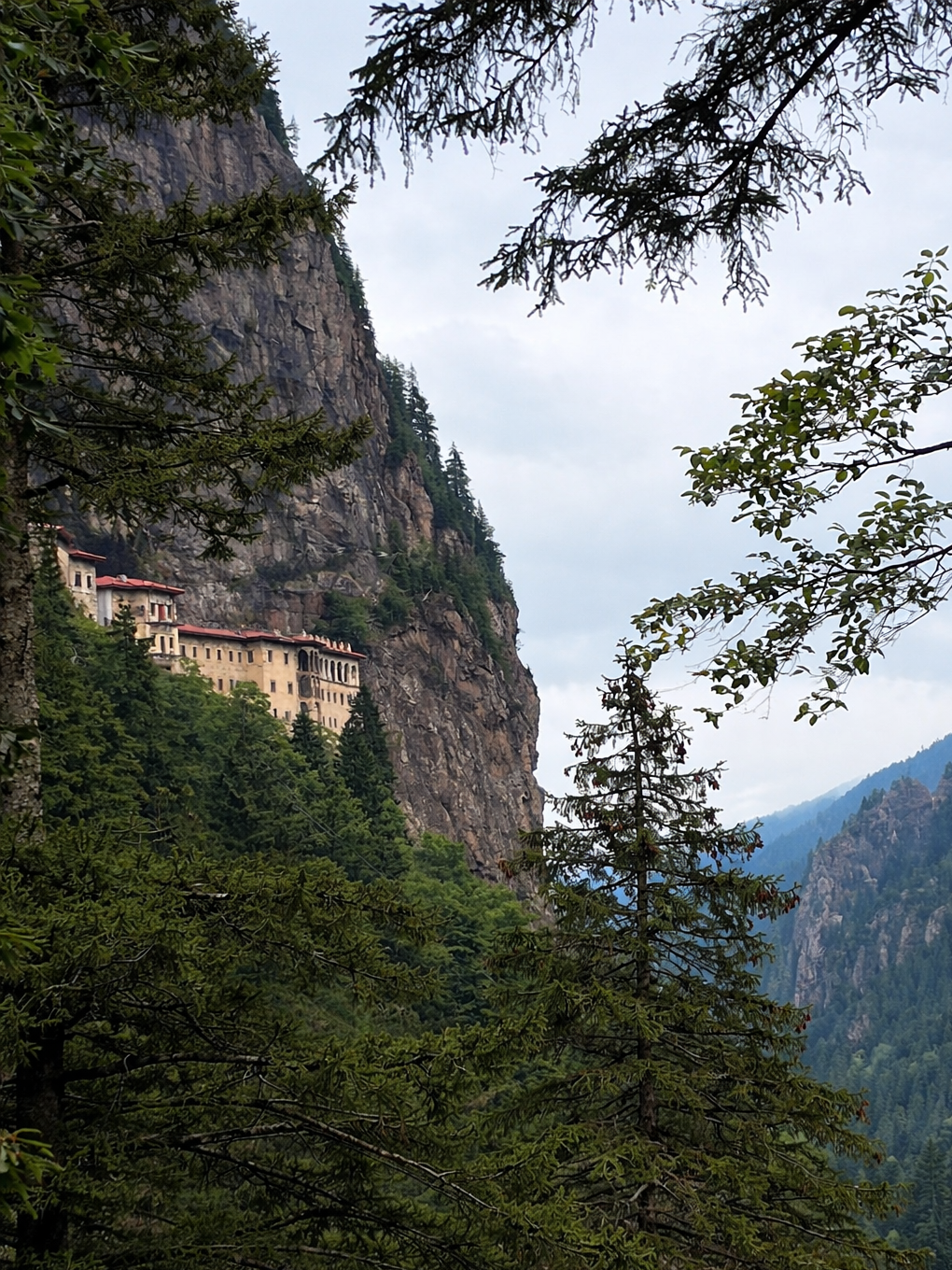 Vista del Monasterio de Sumela en Turquia