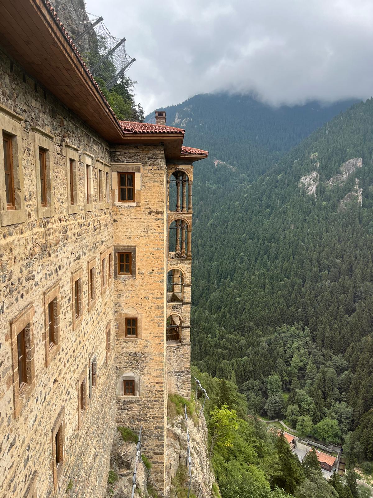 Vista del monasterio de Sümela en Trabzon